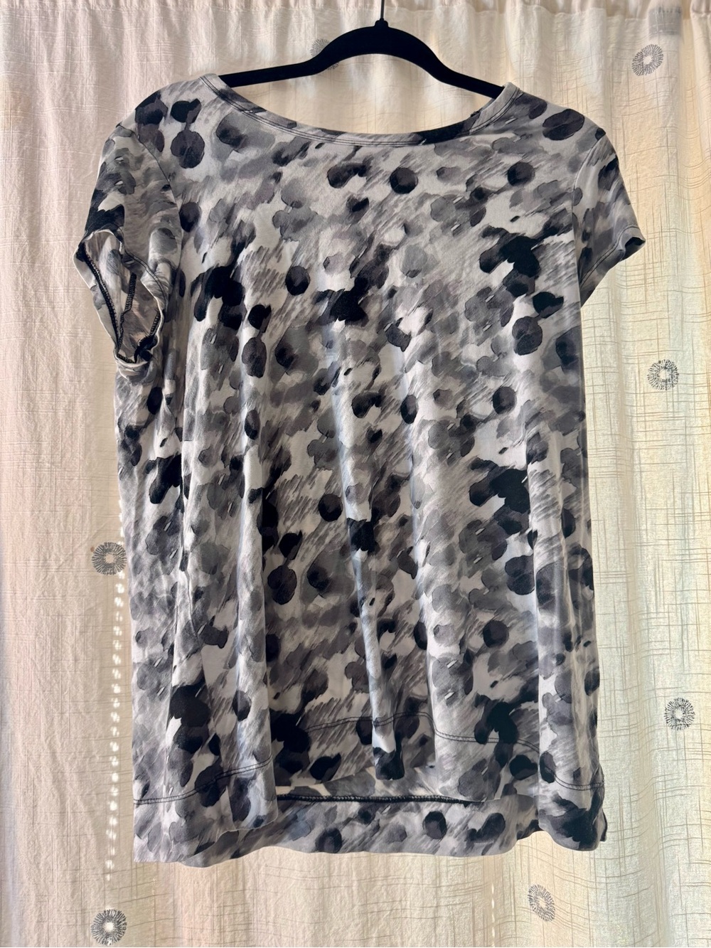 Simply Vera Vera Wang Gray & Black Short Sleeve Printed Tee